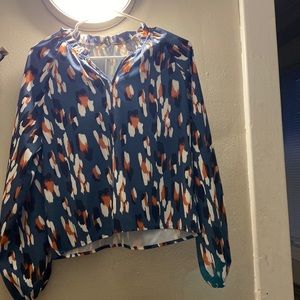 Dressy top- puffy sleeves